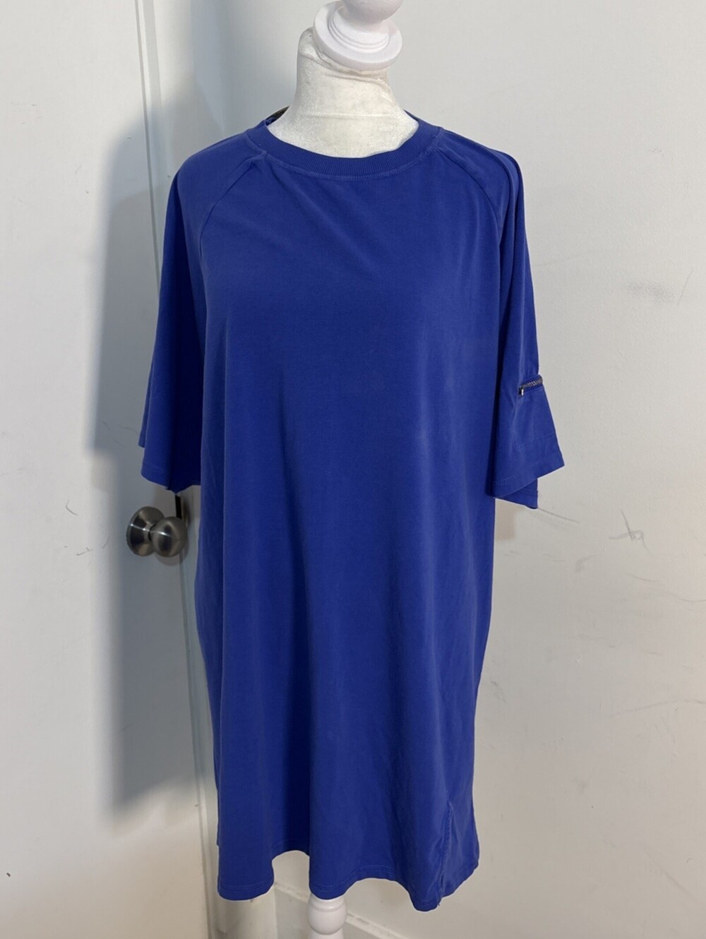 FP Movement RelaxedTee‎ Zipper Pocket Medium New With Tags Radiant Blue Mini